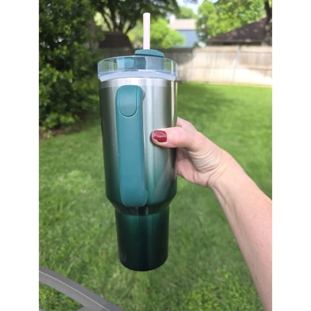 Stanley 40 oz Quencher H2.0 Flowstate Tumbler Chrome/Pine Green W/ New Straw - Picture 2 of 12